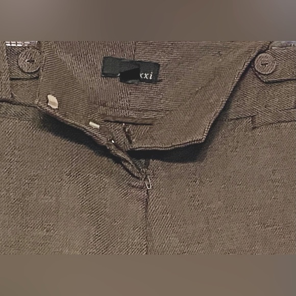 𝅺xxi Sz-1 Junior’s very cool pants w/some “natural”distressing from lotsa 🥰 🤎 - Picture 1 of 16